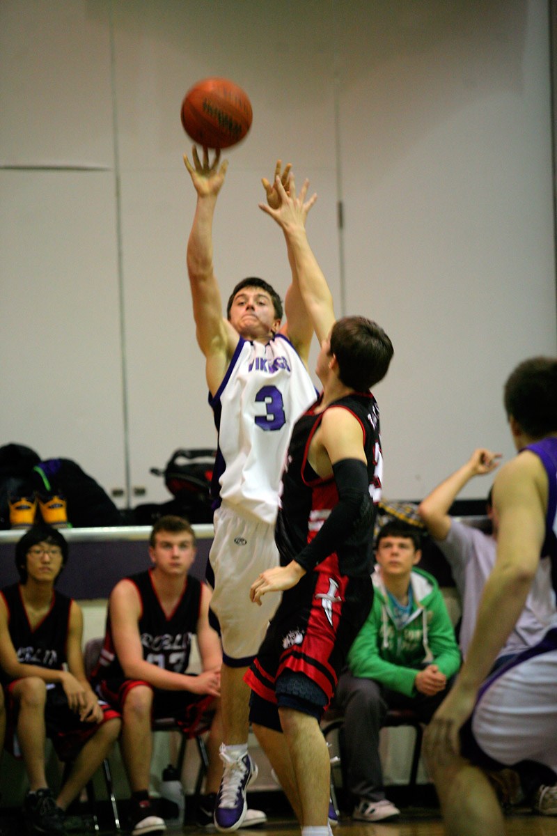 Harrison Robb Spartans sweep through round robin – Brandon Sun
