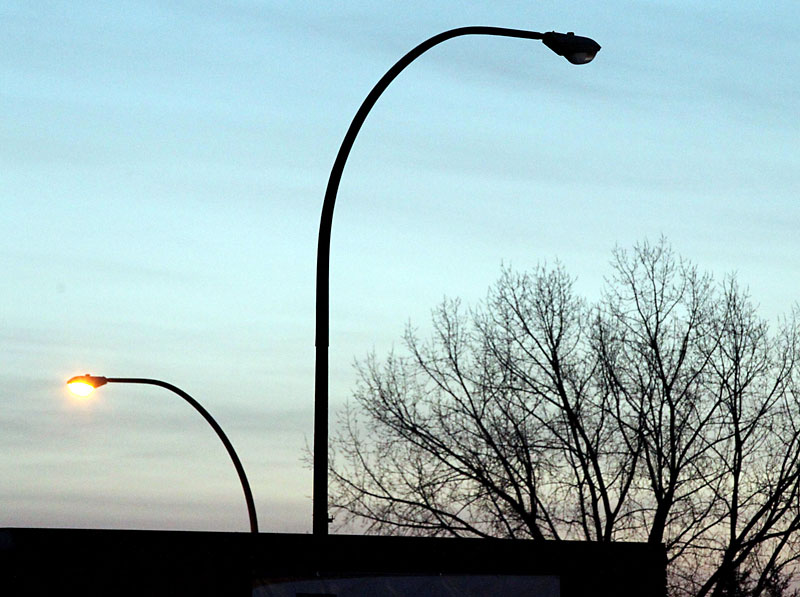 Burnedout street lights worry retiree Brandon Sun
