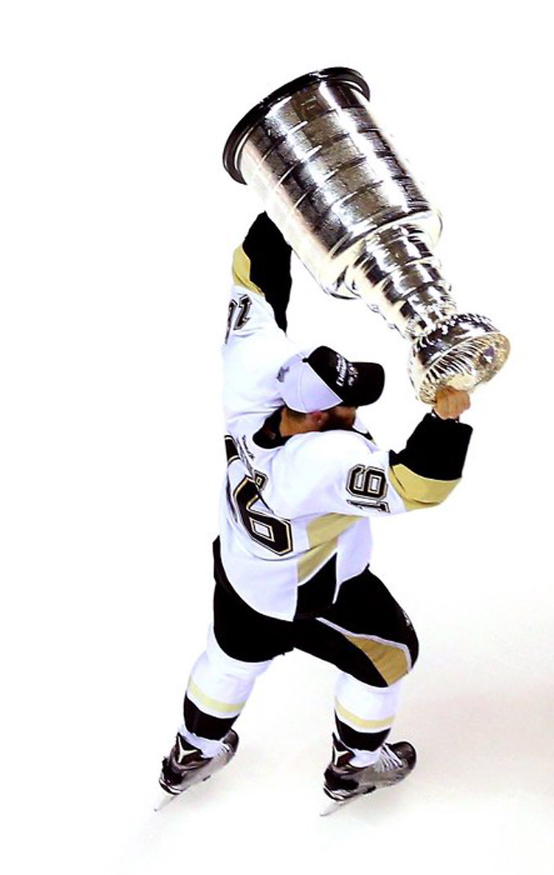 Twitter
Eric Fehr hoists the Stanley Cup with the Pittsburgh Penguins last month. It was the former Brandon Wheat King forward’s first Stanley Cup.