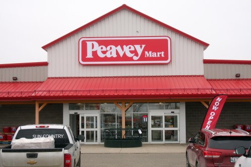 The Brandon Sun
Peavey Mart, located at 1545 18th St. North, began operating in Brandon on Oct. 17. The store, which currently employs 17 workers, will celebrate its grand opening next weekend.