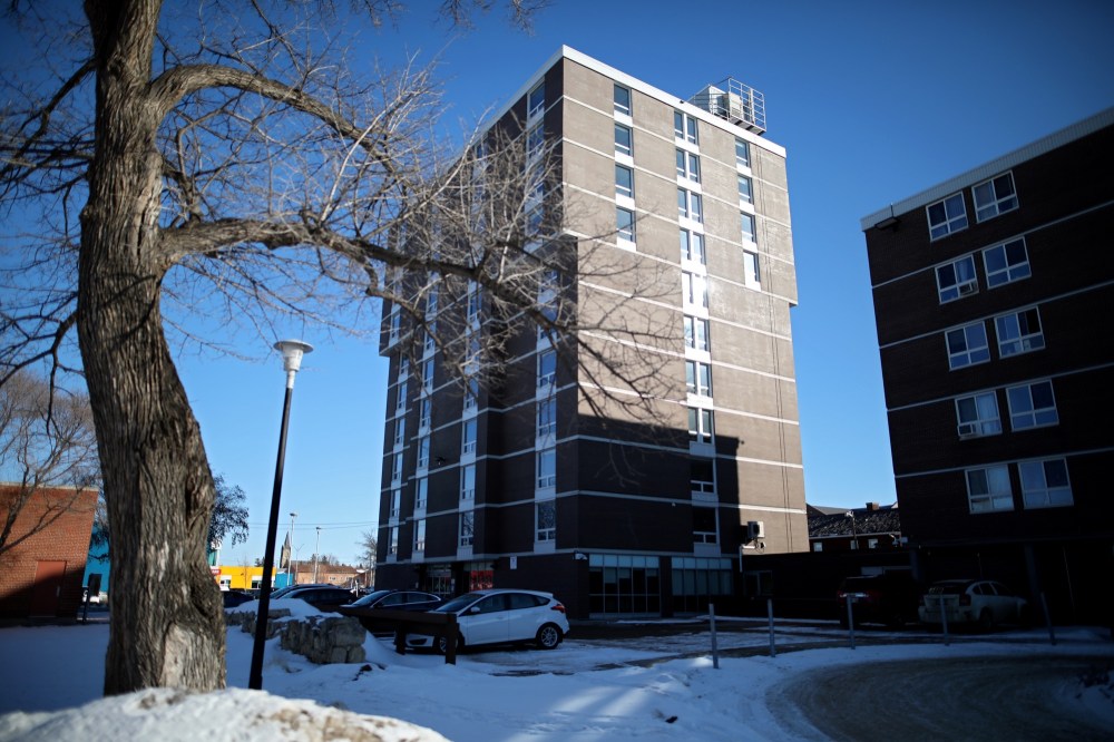 Manitoba Housing complex in Brandon mostly empty due to ventilation