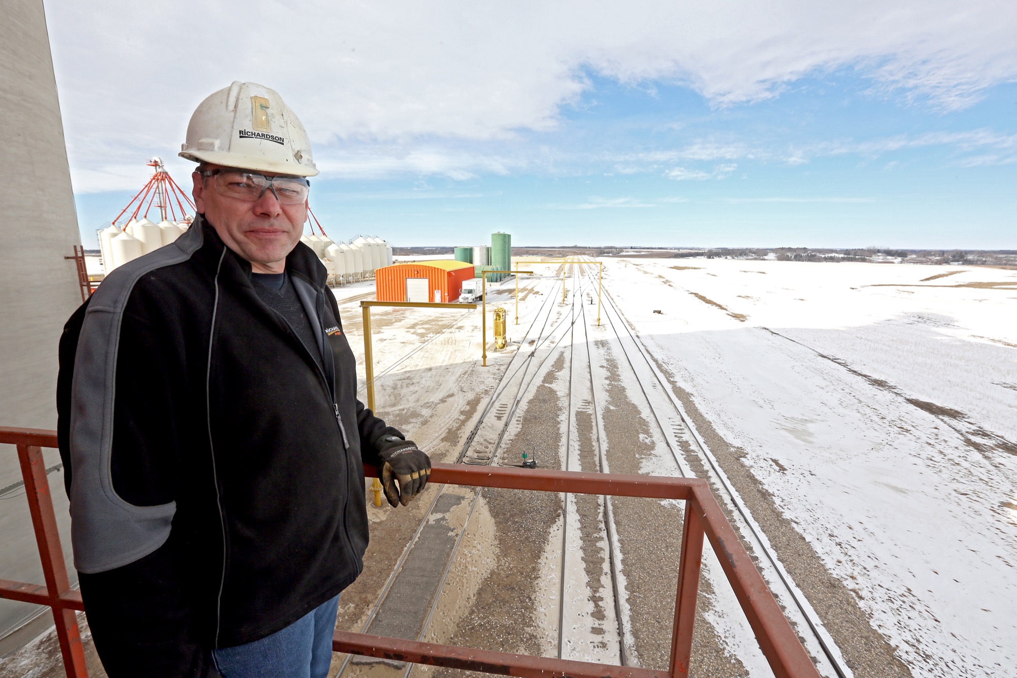 Rail car shortage stalls grain shipments Brandon Sun