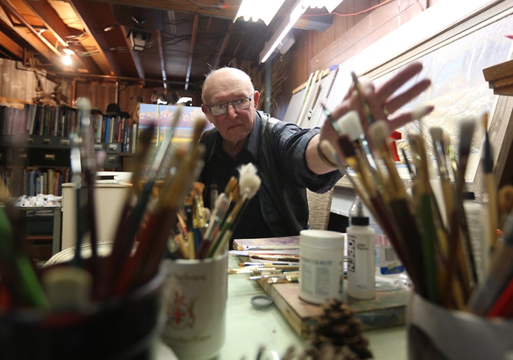 Ian Froese/The Brandon Sun
Terry McLean, 82, has more than 100 paint brushes at his disposal from his studio in his Virden home. He is continuing to paint wildlife, a craft the accomplished painter has kept at for more than six decades.