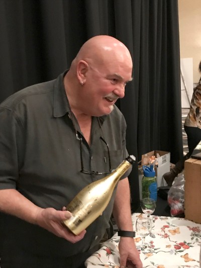 Rod Biebrich pours the fabulous Bottega Gold bubbly at the 2017 Westman Wine Festival public tasting. (Diane Nelson/The Brandon Sun)