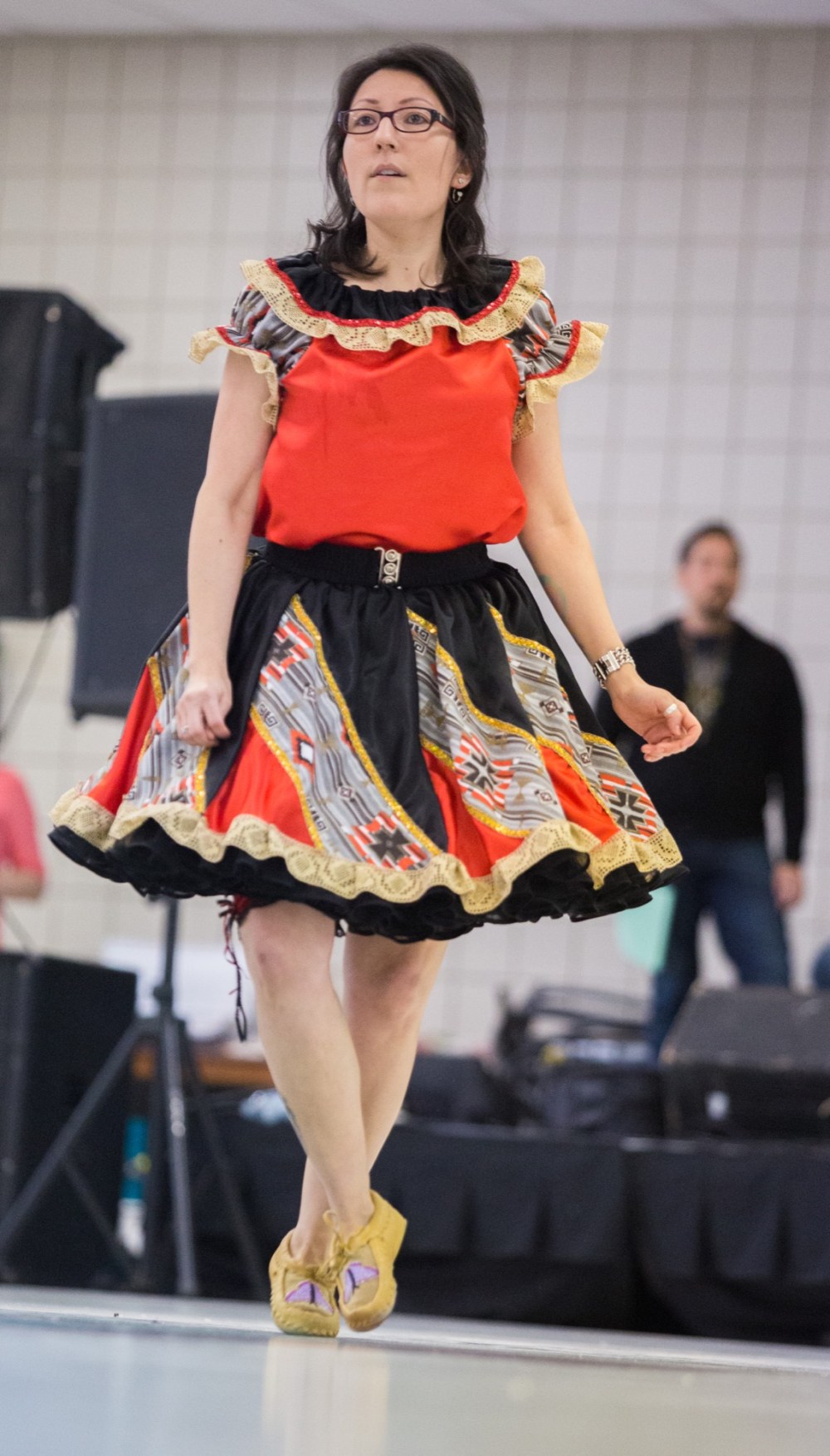 Chelsea Kemp/The Brandon Sun
Seasoned square dancer Felicia Morrisseau dances to a Red River Jig on Saturday.