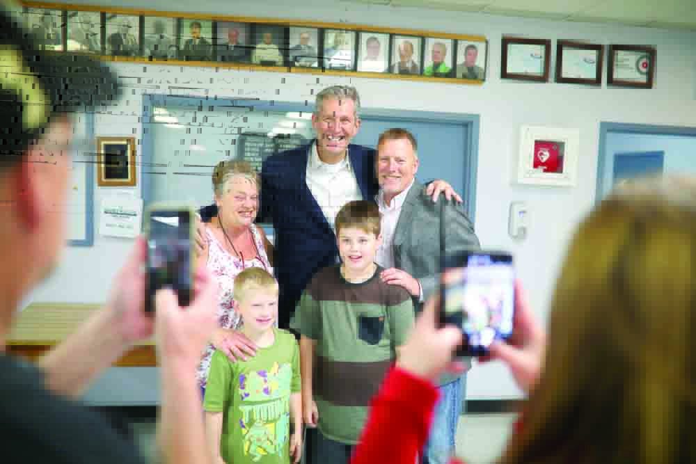 06092019
Provincial Progressive Conservative leader Brian Pallister visits with Brandon East PC candidate Len Isleifson and family during a rally at the Riverview Curling Club on Friday afternoon. (Tim Smith/The Brandon Sun)