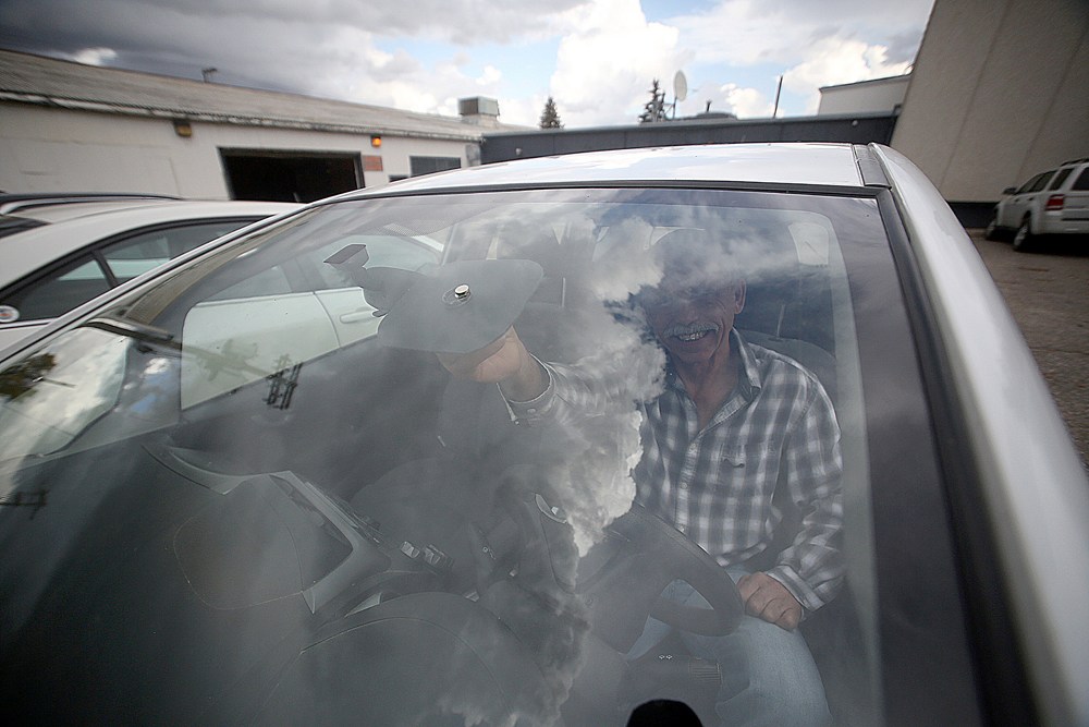 Brandonite invents new kind of sun visor – Brandon Sun