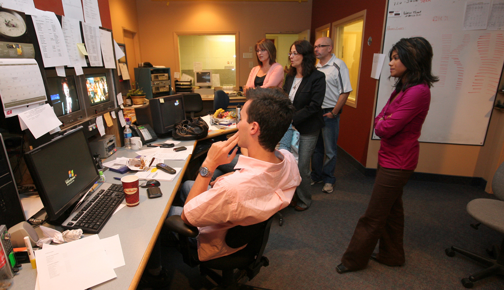 Bruce Bumstead/Brandon Sun
CKX News staff put on a brave face for their final broadcast 10 years ago. (File)