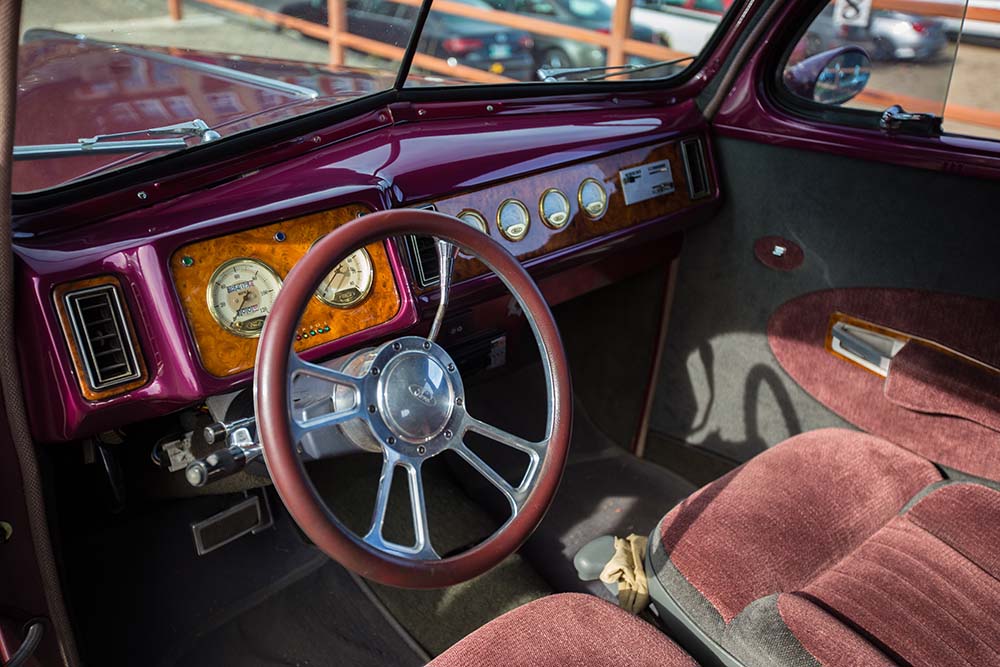 Chelsea Kemp/The Brandon Sun
Inside Barrie Wood’s 1944 Ford Coupe Deluxe.