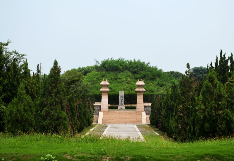 Krista Mills / For the Sun
Completely overgrown, the mausoleum now looks like a big hill. The thorned bushes kept us from trying to climb it. That probably would have been disrespectful anyways.