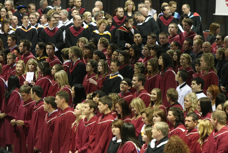 Bruce Bumstead/Brandon Sun
Graduates filled the floor area of Westman Place during graduation ceremonies.
