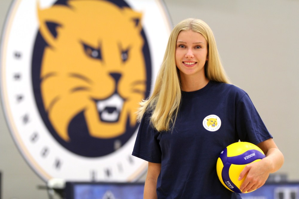 Matt Packwood/BU Athletics
Elton Sabres left side Laura Ramsey committed to the Brandon University Bobcats women's volleyball team for the 2022-23 Canada West season.