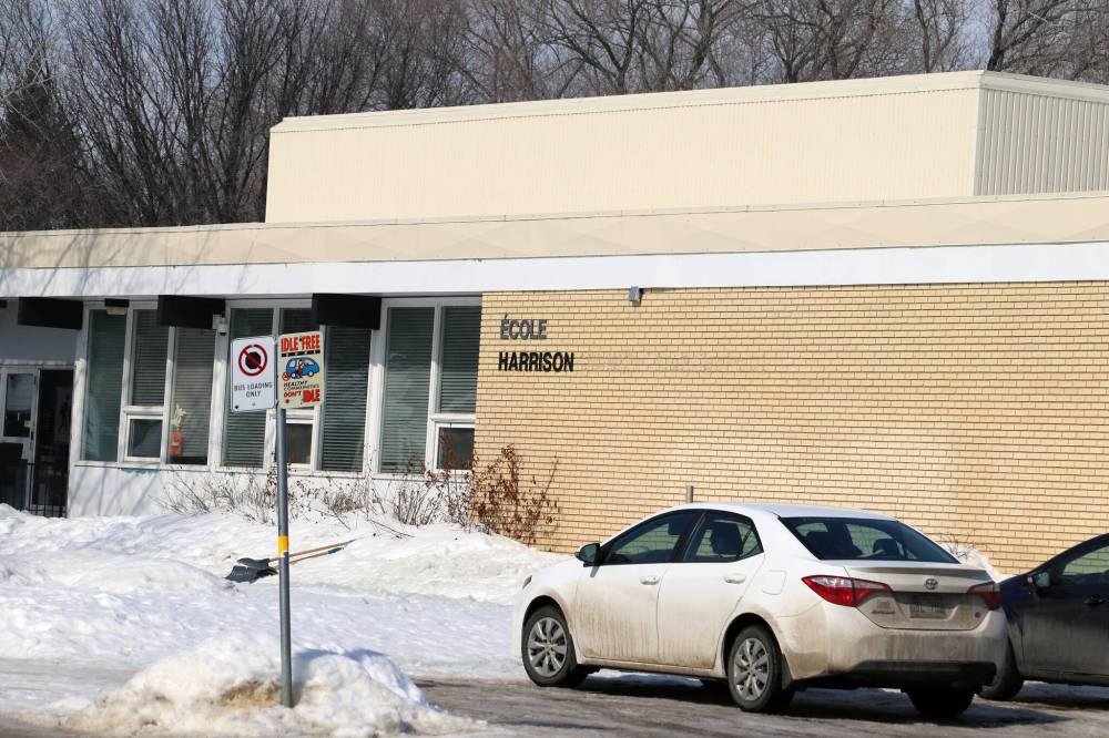 Kyle Darbyson/The Brandon Sun
An exterior shot of École Harrison on Wednesday afternoon in Brandon. The French immersion school has been contending with a rodent infestation since December 2021.