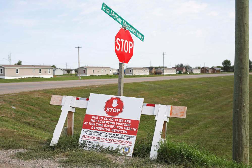 A sign at Sioux Valley Dakota Nation asks potential visitors to stay out of the community as part of COVID-19 safety measures. (Tim Smith/The Brandon Sun)