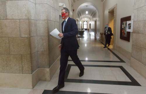 Columnist Kerry Auriat says people have had enough with the memes and the “we’re all in this together” stuff. With Christmas looming, Auriat says people want to get together with friends and family. (Winnipeg Free Press)