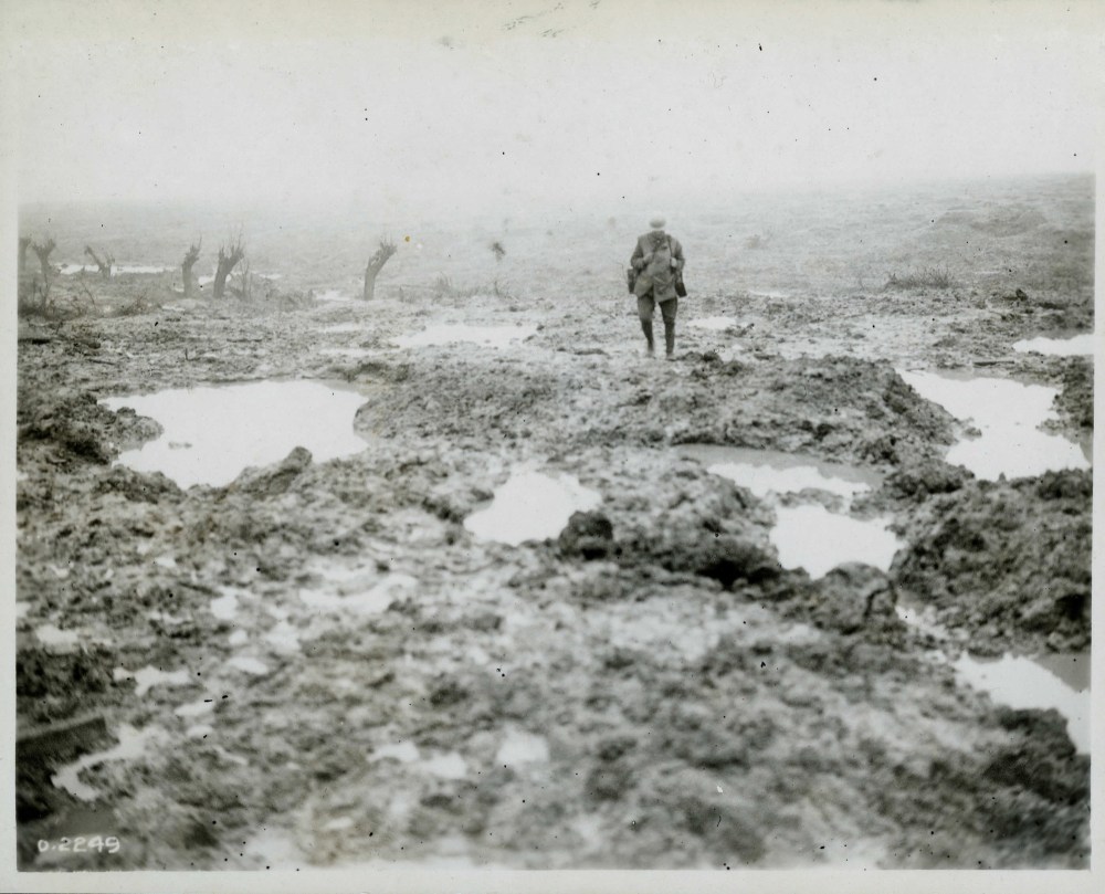 Library and Archives Canada
Mud and barbed wire through which the Canadians advanced during the Battle of Passchendaele in November 1917.
