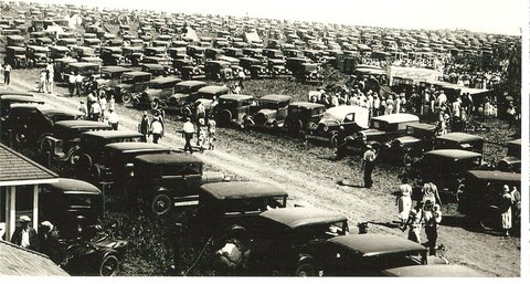 International Peace Garden
Another look at the mass of cars from that official opening day. Some 50,000 people attended.