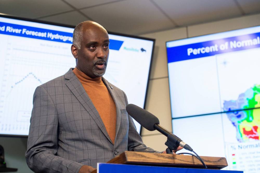 Winnipeg Free Press file
Fisaha Unduche, executive director of hydrologic forecasting and water management for the provincial Hydrologic Forecast Centre, speaks at a flood forecast update in April.