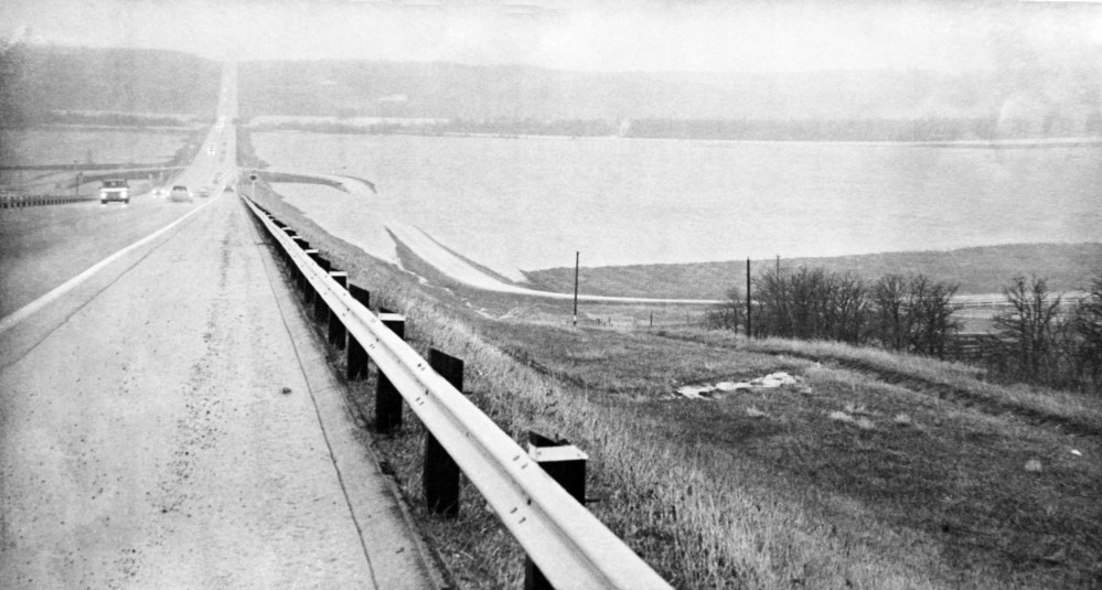 IN PICTURES The Flood of 1976 Brandon Sun