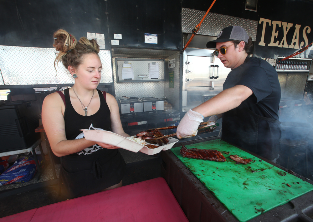 BATTLE OF THE RIBS Brandon Sun