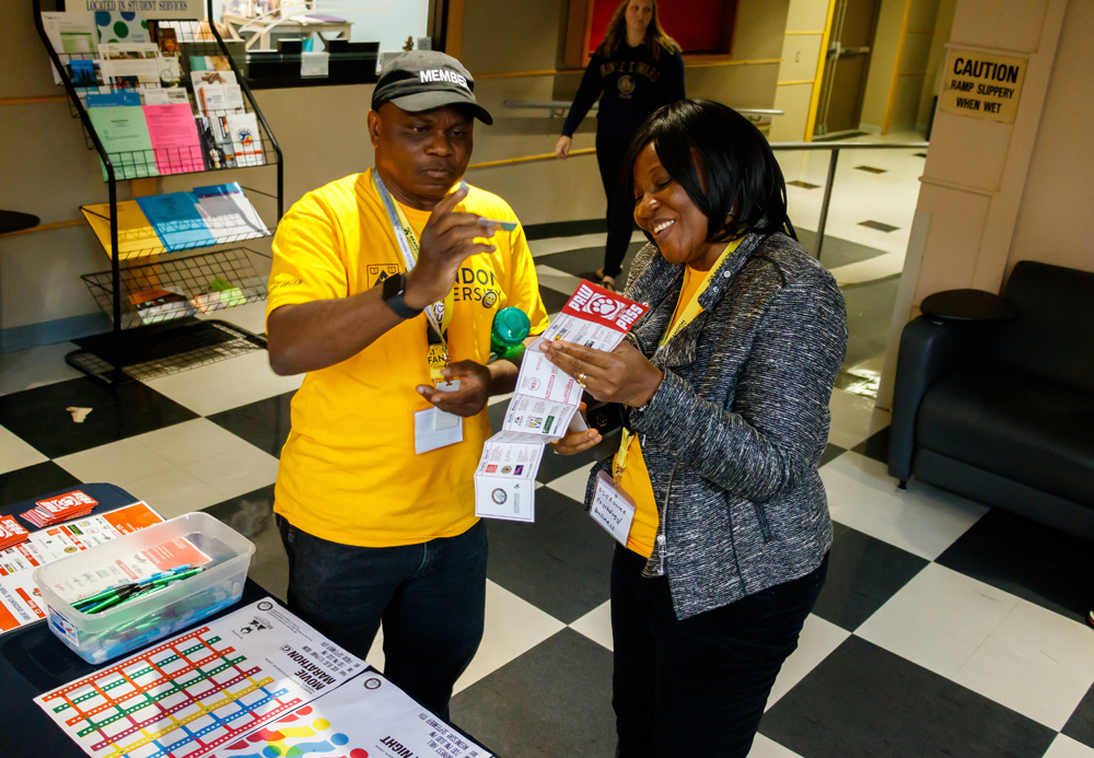 Brandon University Students' Union president Olusola Akintola greets Aderonke Olasunkanmi at the orientation day for new students at  Brandon University on Tuesday. (Chelsea Kemp/The Brandon Sun)