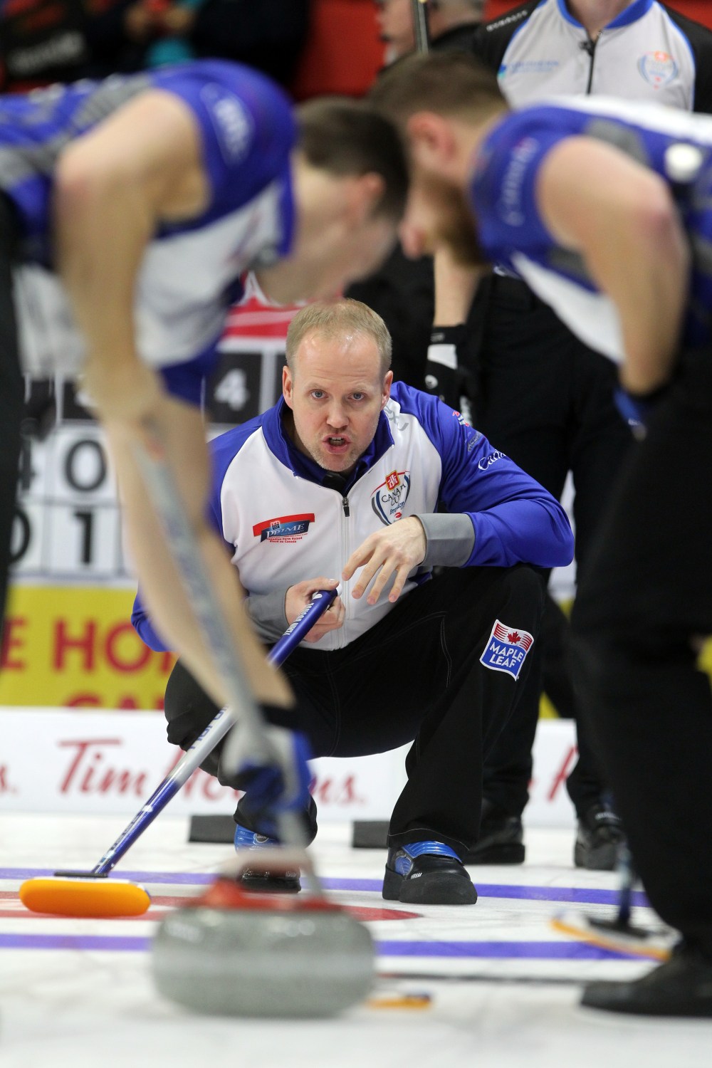 Tim Smith/Brandon Sun
Skip Mark Nichols of Team Gushue guides in a rock against Brad Jacob’s foursome at the Home Hardware Canada Cup of Curling on Wednesday.