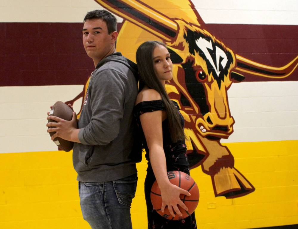 Thomas Friesen/The Brandon Sun
James Blyth, left, and Jasmine Horwood are the Crocus Plainsmen athletes of the year for 2021-22.