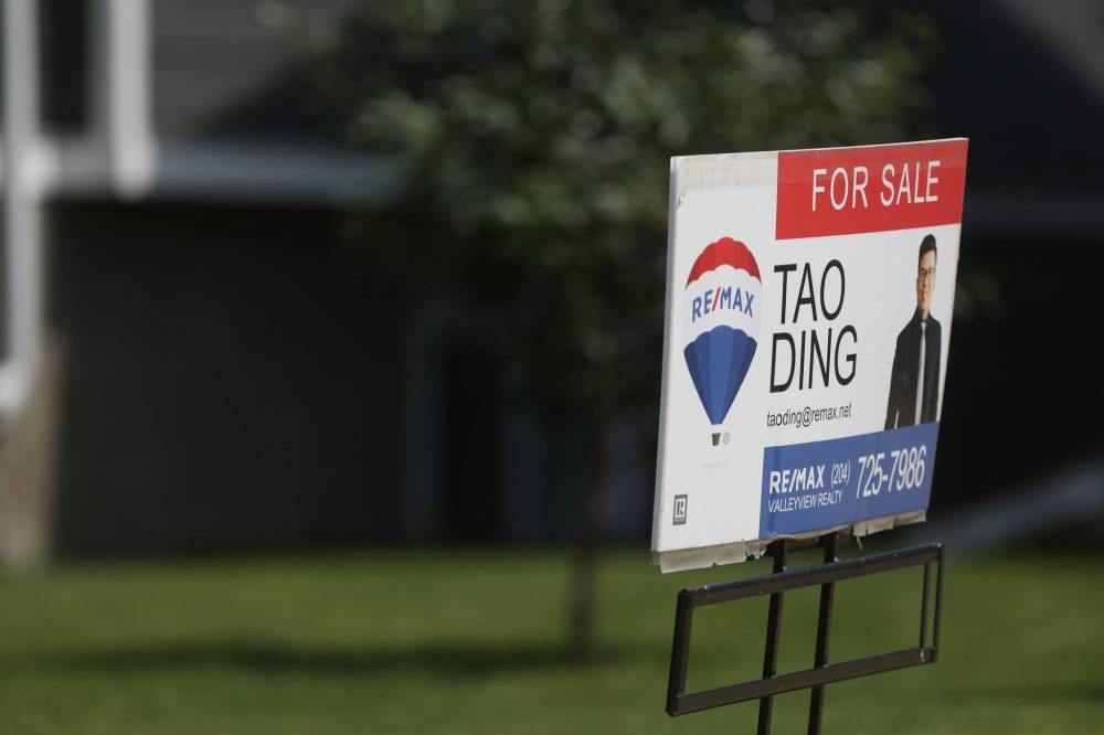 Matt Goerzen/The Brandon Sun
A Re/Max real estate sign is shown in front of a home on Laurel Bay. According to a Re/Max study, Brandon is home to the most affordable housing market in Canada.