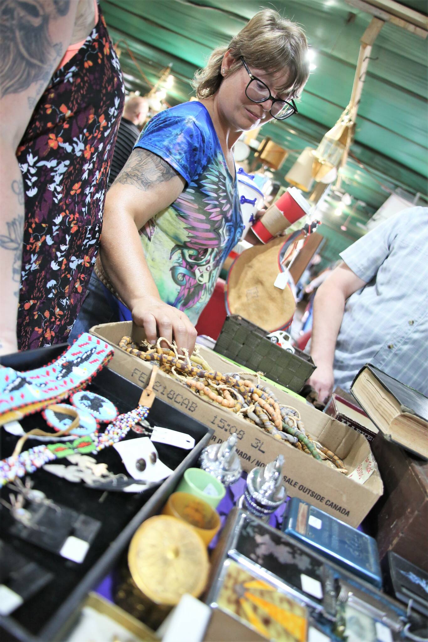 History, bargains among flea market finds – Brandon Sun