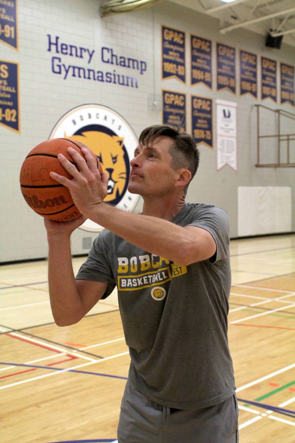 Coach Bambury shoots free throws for a day Brandon Sun
