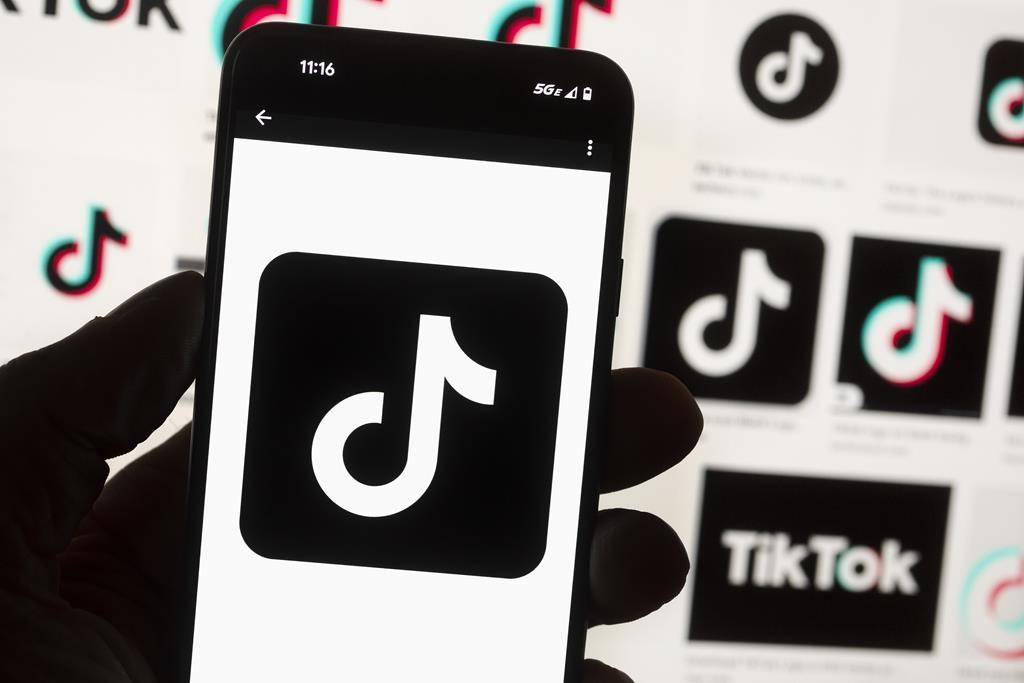 Teens, social media and doctors’ advice