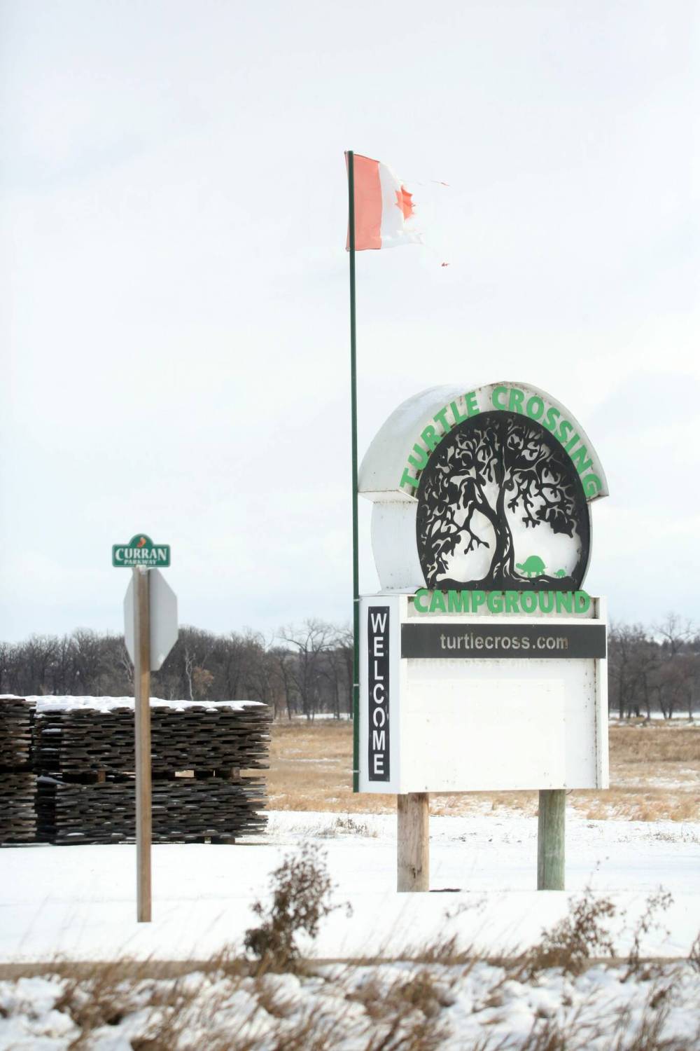 The welcome sign outside of Turtle Crossing Campground as seen from Grand Valley Road on Monday afternoon. (Matt Goerzen/The Brandon Sun)