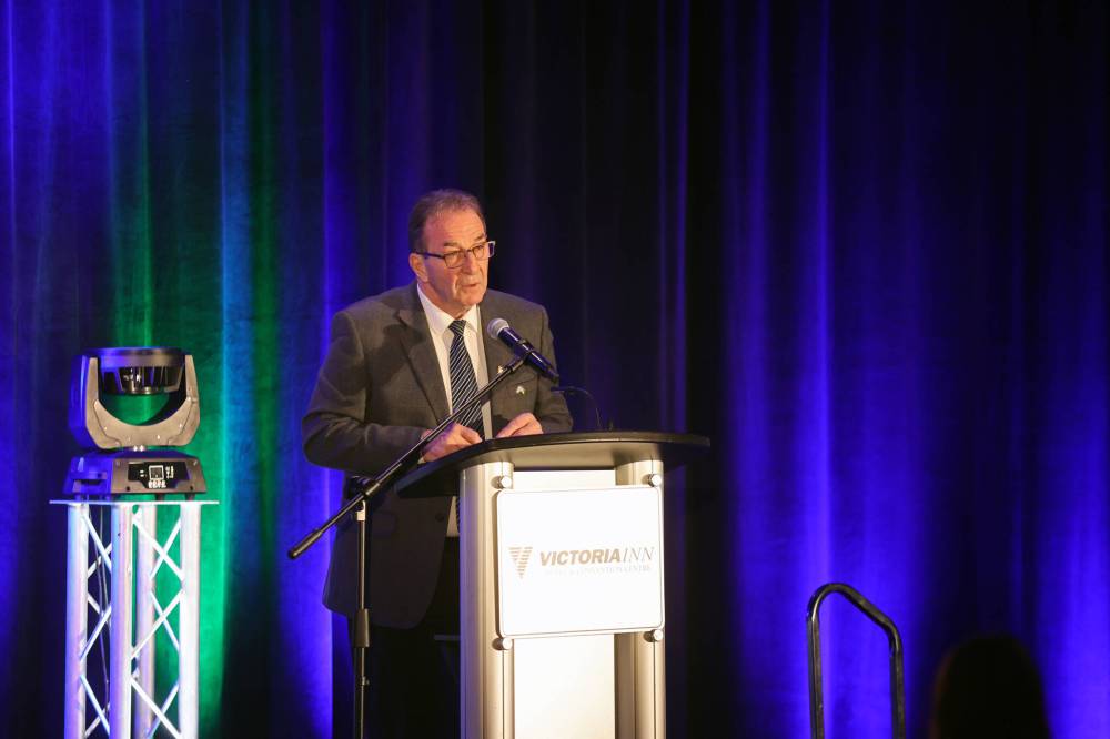 Manitoba Agriculture Minister Ron Kostyshyn speaks to delegates at the Manitoba Forage and Grassland Association's regenerative agriculture conference. (File)