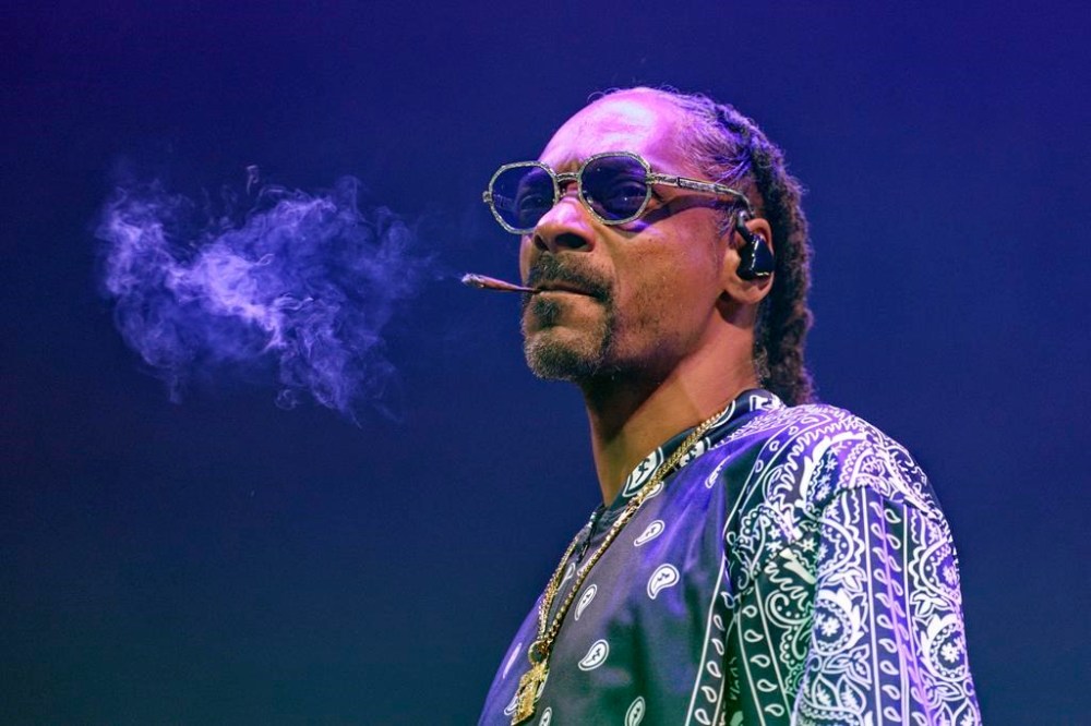 FILE - Rapper Snoop Dogg performs during a concert at Lanxess Arena, Thursday, Sept. 21, 2023, in Cologne, Germany. Asking for privacy, hip-hop legend and longtime marijuana enthusiast Snoop Dogg says he's going to stop smoking — though he didn't specify exactly what that might mean.