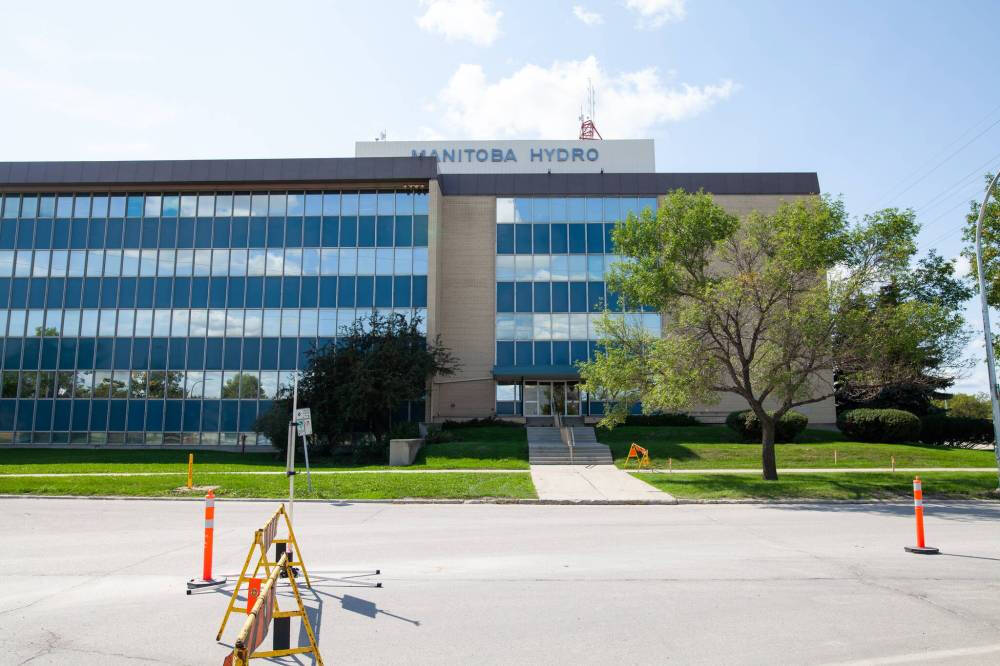 The Manitoba Hydro building at 820 Taylor Ave. (Daniel Crump/Winnipeg Free Press)