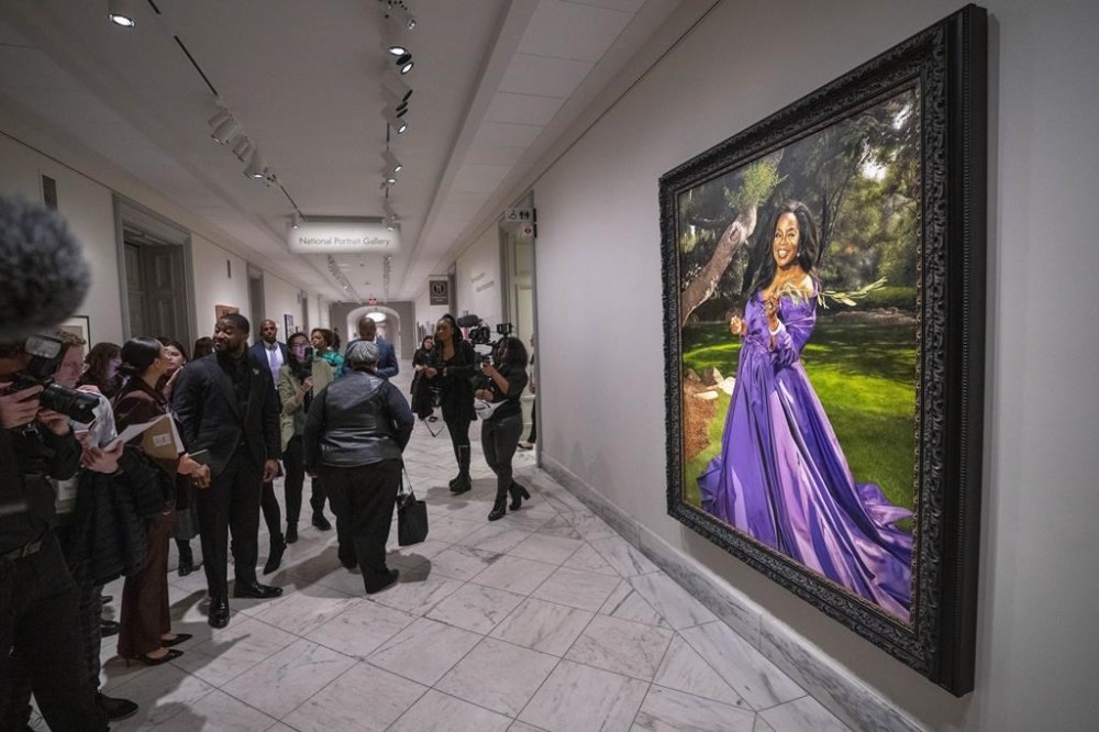 Oprah Winfrey portrait  featuring the color purple  unveiled at National  Portrait Gallery  Brandon Sun