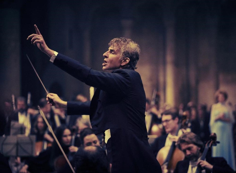 This image released by Netflix shows Bradley Cooper as Leonard Bernstein in a scene from