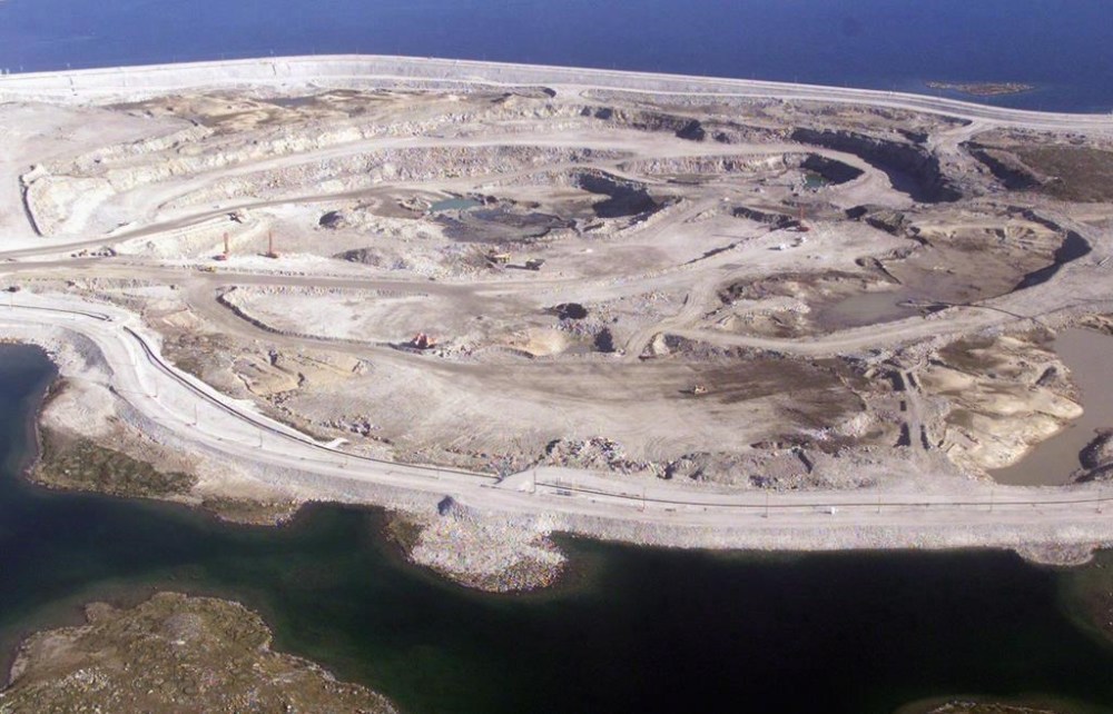 The plane that crashed Tuesday near Fort Smith, N.W.T. was on its way to Rio Tinto's Diavik Diamond Mine. The mine is one of four operating diamond mines in Canada. Lac de Gras surrounds the Diavik mine pit about 300 km northeast of Yellowknife, N.W.T. on July 19, 2003. THE CANADIAN PRESS/Adrian Wyld