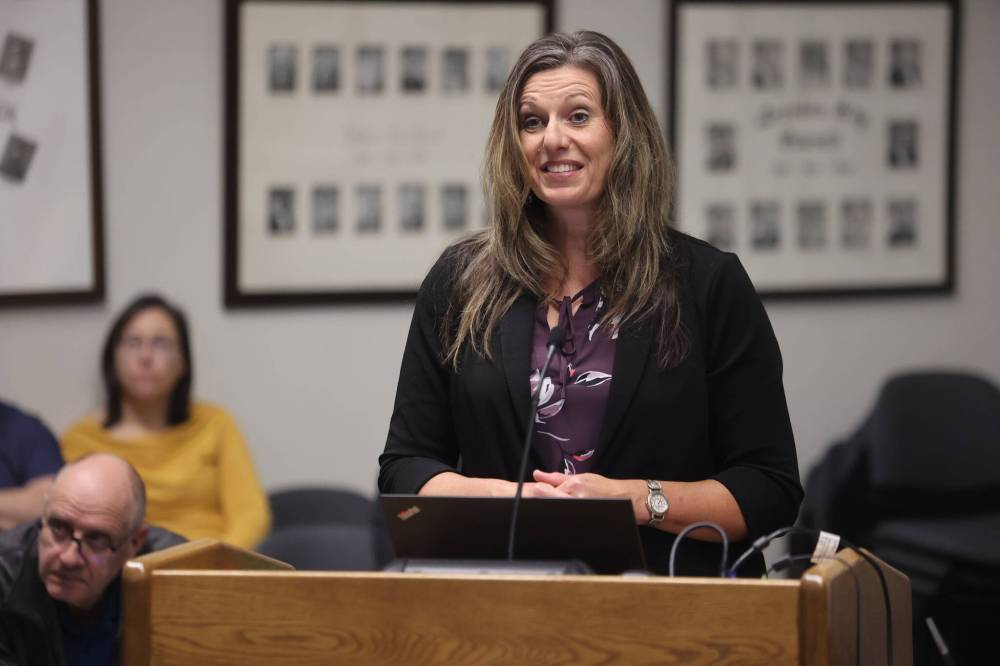 Brandon Chamber of Commerce vice-president Lois Ruston makes a presentation to Brandon City Council on Monday. On Thursday, the chamber sent a letter signed by Ruston to council advocating caution as it prepares for budget deliberations in the wake of a grim financial report issued by MNP last month. (Colin Slark/The Brandon Sun)