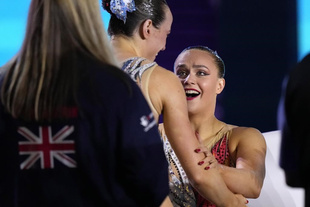 Twins Wang Liuyi and Wang Qianyi of China claim another artistic