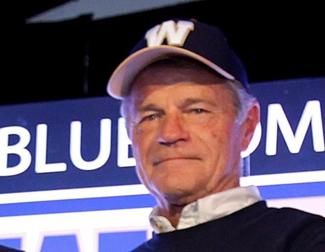 The Winnipeg Blue Bombers alumni Ken Ploen takes part in a press conference in Winnipeg, Tuesday, April 24, 2012. Ken Ploen, a two-way star who led the Winnipeg Blue Bombers to four Grey Cup titles, has died at 88. THE CANADIAN PRESS/John Woods