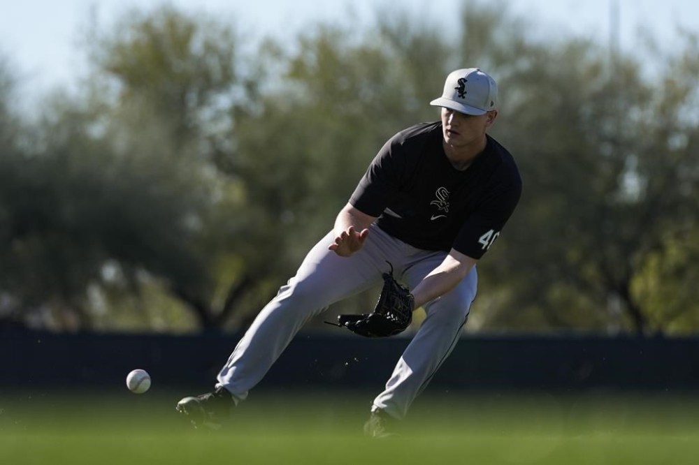 Chicago White Sox starting pitcher Michael Soroka participates in spring training baseball workouts at Camelback Ranch in Phoenix, Thursday, Feb. 15, 2024. (AP Photo/Ashley Landis)