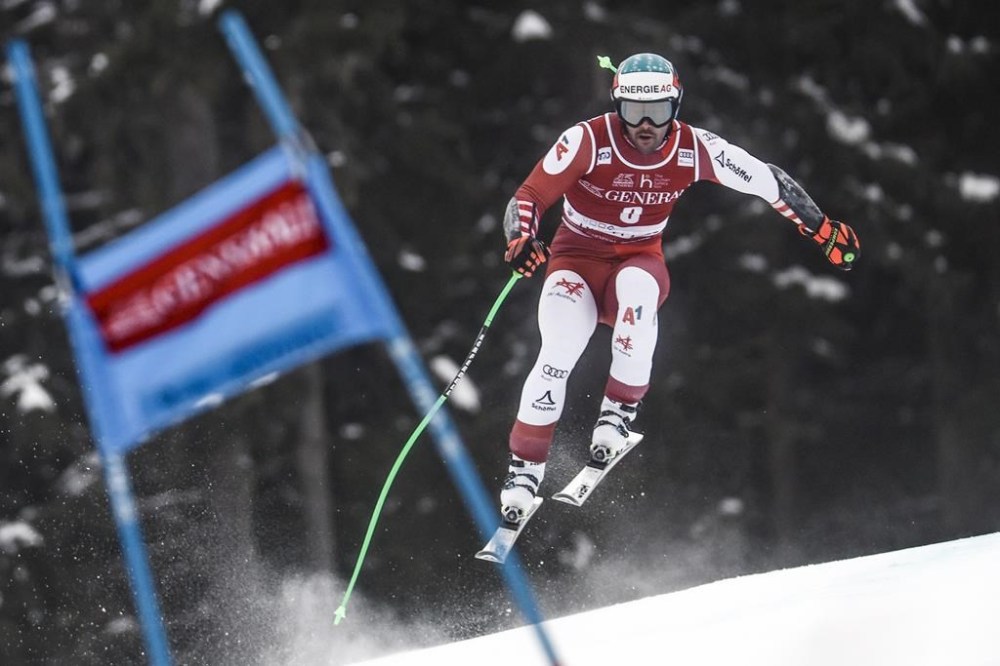 Austria's Vincent Kriechmayr speeds down the course during an alpine ski, men's World Cup super-G, in Kvitfjell, Norway, Sunday, Feb. 18, 2024. (AP Photo/Gabriele Facciotti)