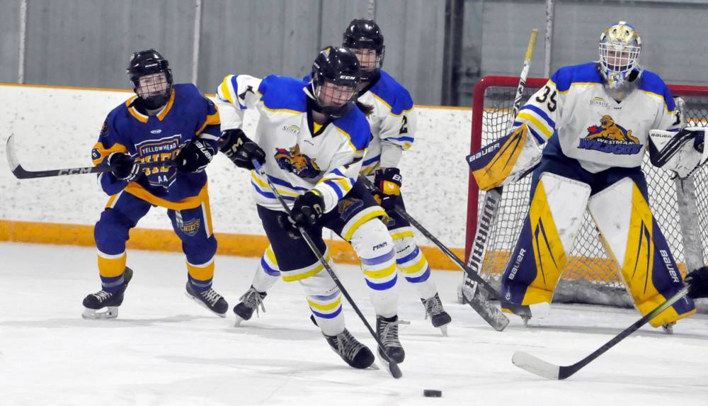 Westman Wildcats forward Reese Schutte (7) breaks out of her zone during her team’s 5-2 victory facing the Yellowhead Chiefs in Hartney during last Saturday’s U18 AAA Manitoba Female Hockey League game. (Jules Xavier/The Brandon Sun)(