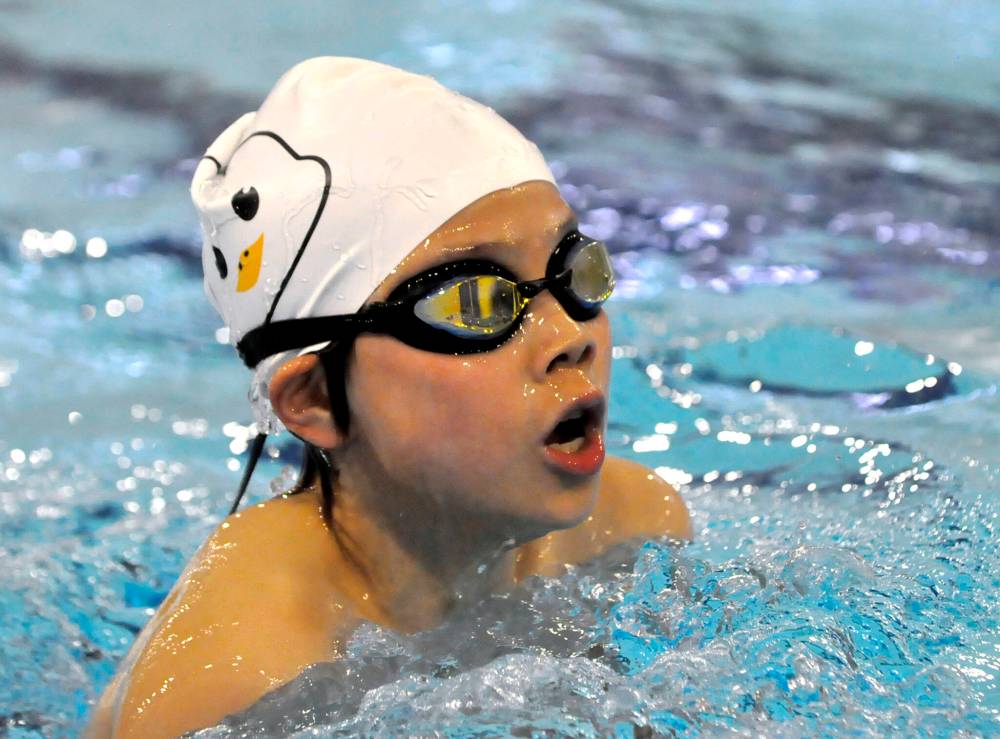 Brandon Bluefins U10 swimmer Colin Li hones his breast stroke during a Wednesday night practice at the Sportsplex pool. He has erased five previous swim records from the 1980s and 1990s. (Jules Xavier/The Brandon Sun)