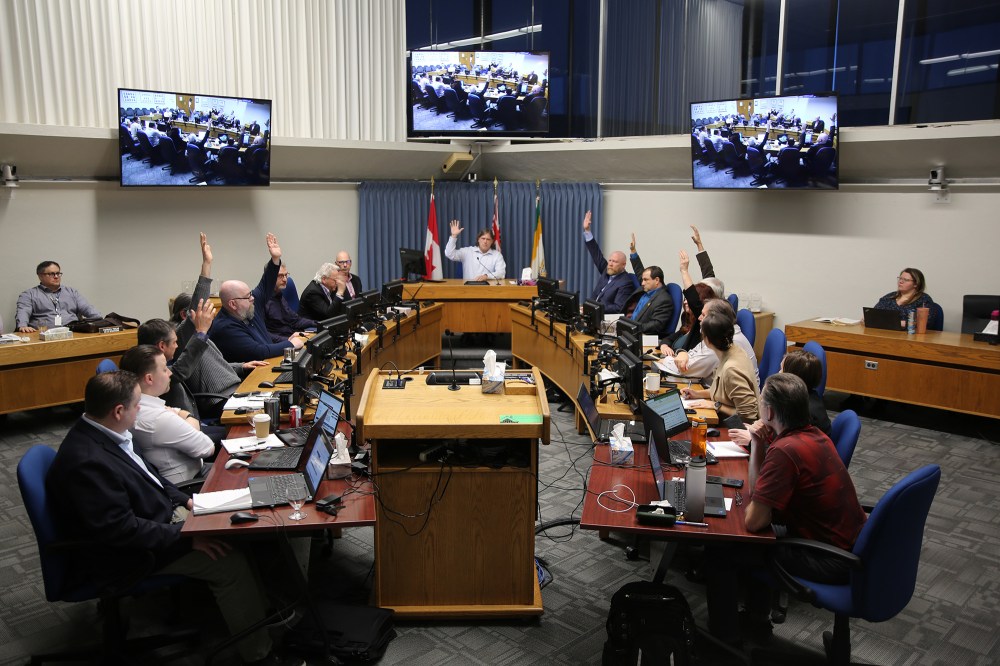 Members of Brandon City Council put up their hands after nine hours of deliberation last Saturday to pass a budget featuring a 9.4 per cent tax increase. Past city councils got us in this financial mess and, given it includes members from those past councils, Deveryn Ross wonders whether the current version has the leadership to pull us out. (Colin Slark/The Brandon Sun)