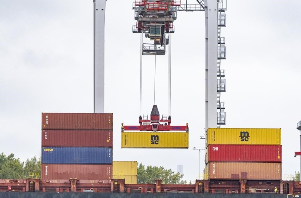 Between mid-December and the end of March, police inspected about 400 shipping containers at the Port of Montreal and found nearly 600 stolen vehicles, most of them from the Toronto area.
A shipping container is loaded onto a container ship in the Port of Montreal on Tuesday, Sept.19, 2023. THE CANADIAN PRESS/Christinne Muschi