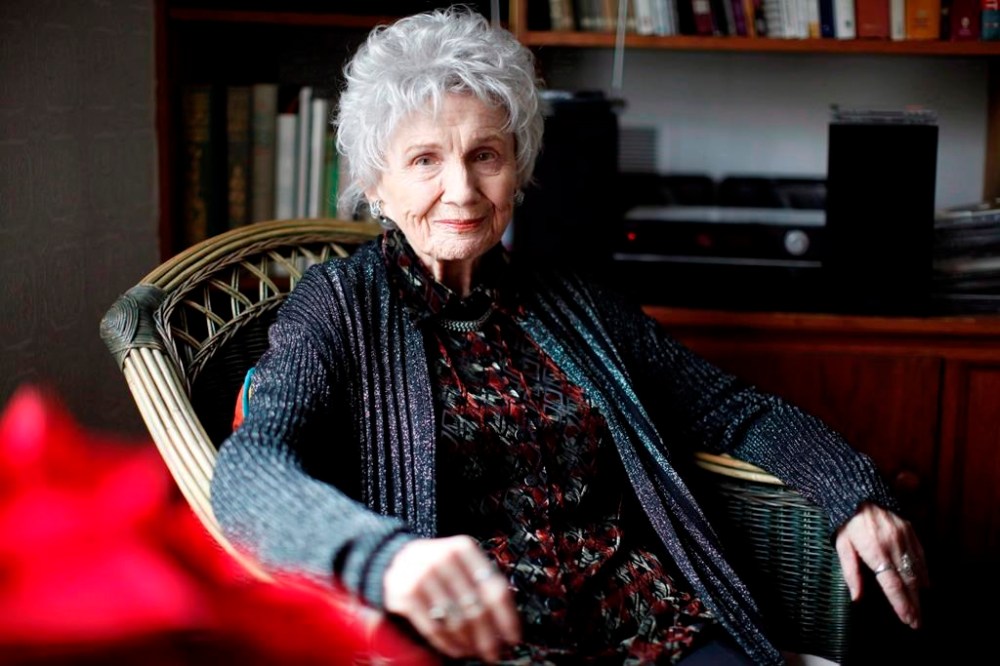 Canadian author Alice Munro is photographed in Victoria on Dec. 10, 2013. THE CANADIAN PRESS/Chad Hipolito
