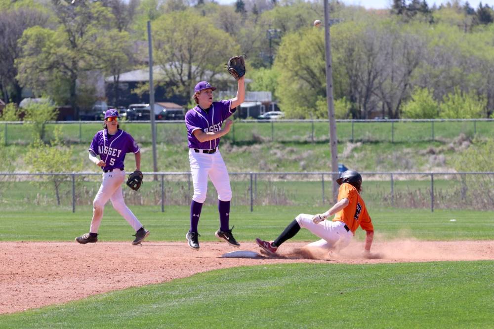Massey wins pair, Crocus falls twice – Brandon Sun