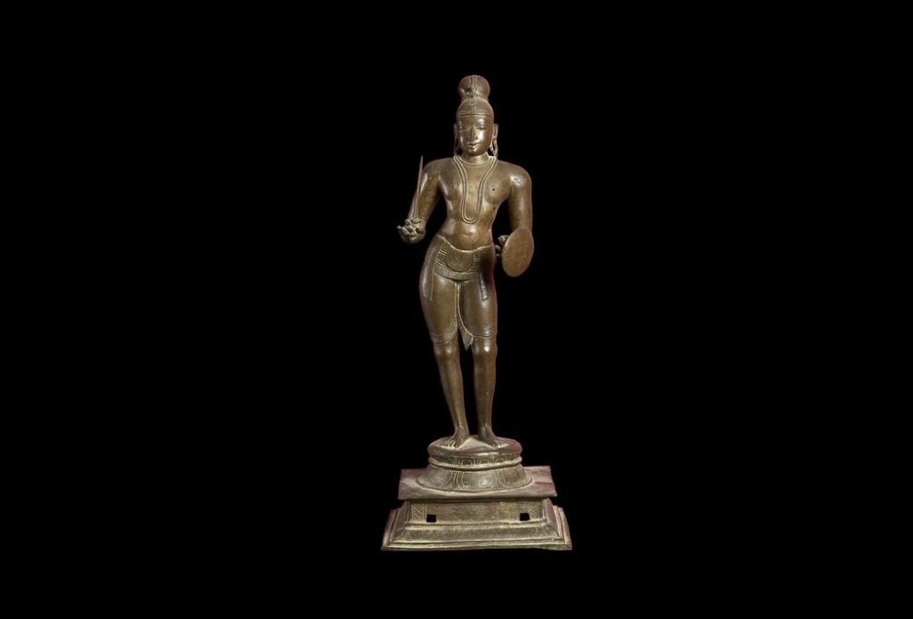 In this photo provided by Ashmolean Museum, University of Oxford on Monday, June 10, 2024, a view of a 500-year-old bronze depicting Tirumankai Alvar. Oxford University has agreed to return a 500-year-old bronze sculpture of a Hindu saint to India. The Ashmolean Museum says the Indian High Commission had made a claim four years ago for the bronze figure of Tirumankai Alvar that was allegedly looted from a temple. (Ashmolean Museum, University of Oxford via AP)